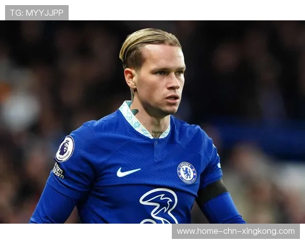 切尔西左翼三人配合流畅，穆德里克突入禁区抽射被挡